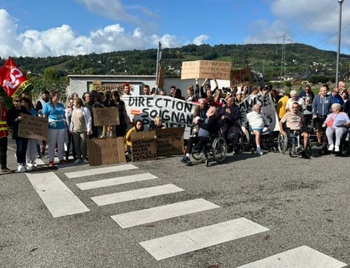 ça lutte en Savoie: DSA La Croix Rouge en grève